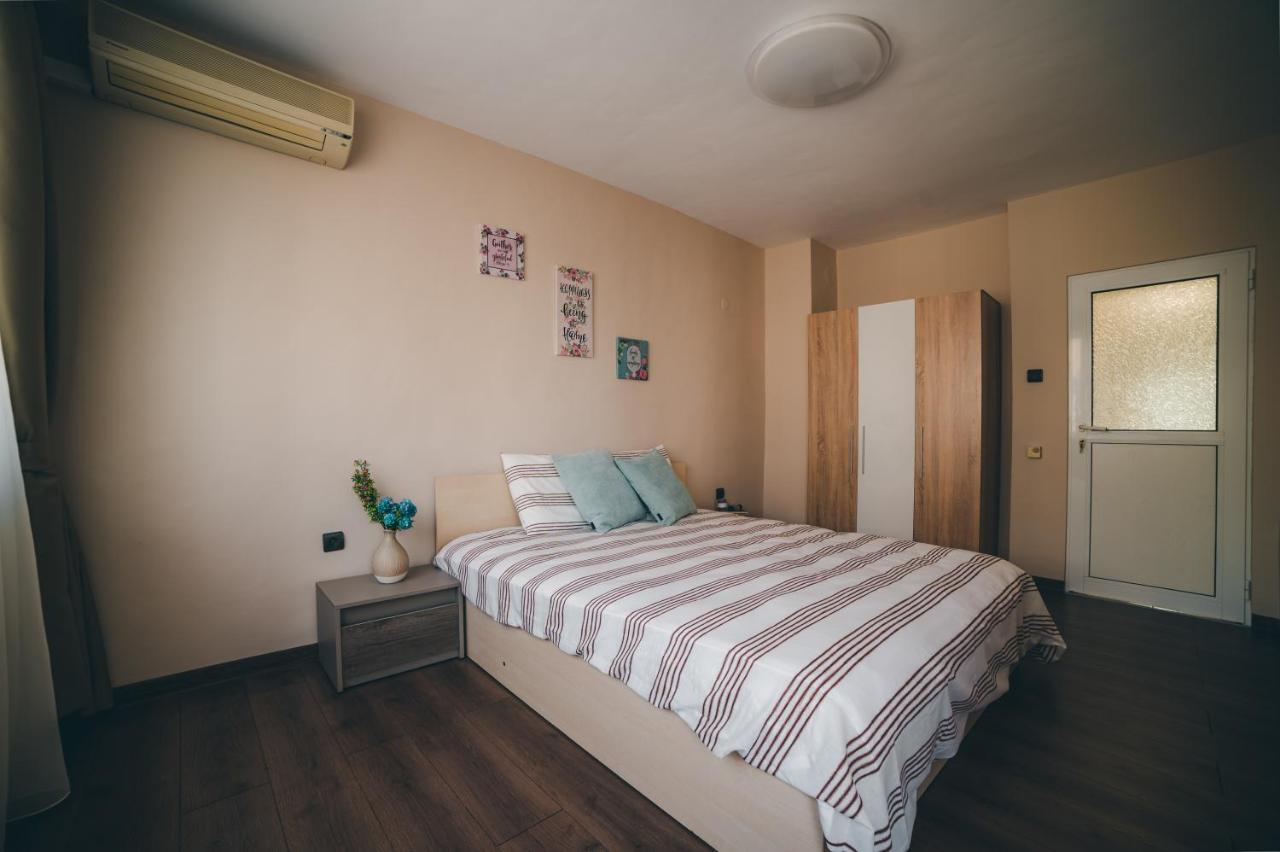 Unbeatable Location: New & Comfy Apartment Varna Exterior photo